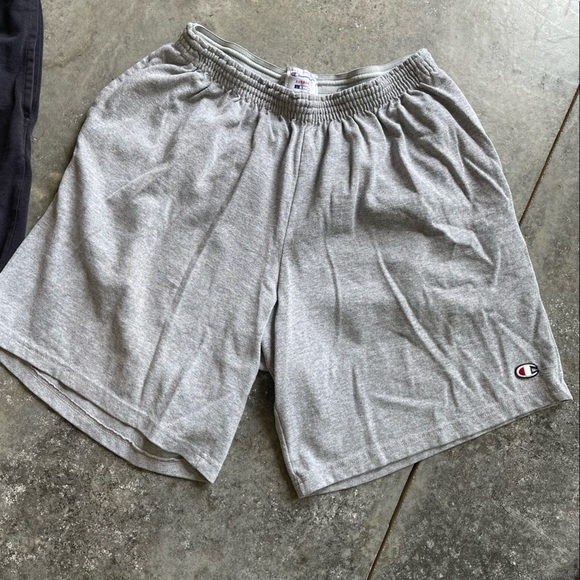 Pair of Champion Mens Athletic Shorts w Pockets & drawstrings 😎🤍🖤 - Picture 4 of 7